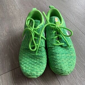 Nike Roshe Two Flyknit Electric Green Womens Running Shoes 843386-301 Size 6